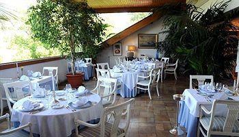 Restaurant Les Gorges De L'aveyron Hotel Bruniquel